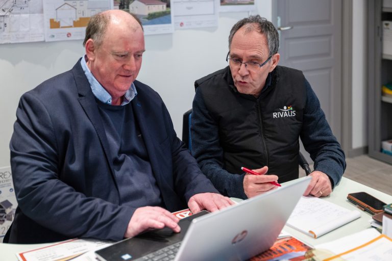 Témoignage client de Bruno, maçon accompagné par Rivalis